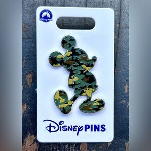 Disney Parks Pin 2025 Veteran's Day Mickey Mouse Military Camouflage BNWT
